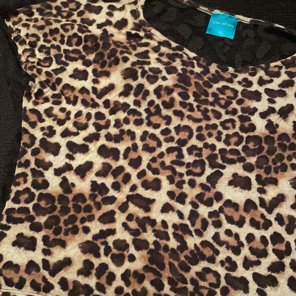 Cheetah print crop top with black lace back. Small - Picture 4 of 5